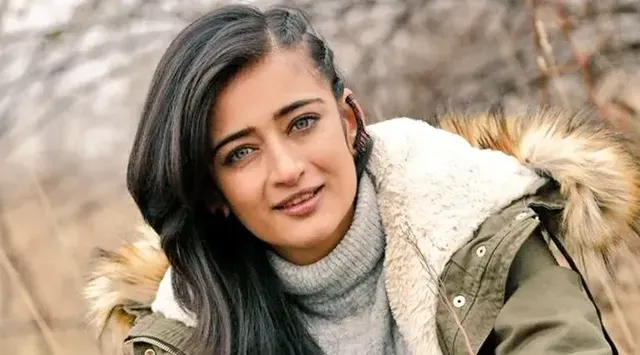 Top 10 Tamil Web Series Actresses Name List with Photos 10 Akshara Haasan
