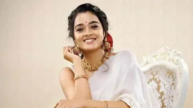 Top 10 Tamil Web Series Actresses Name List with Photos 7 Gayathrie