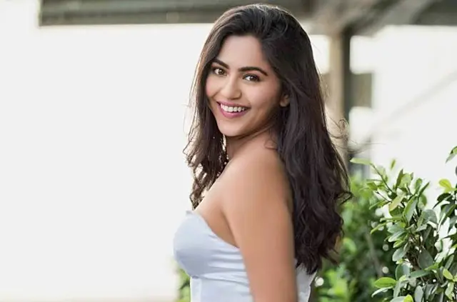 Top 10 Maharashtrian Web Series Actresses Name List with Photos 7 Mrunmayee Deshpande