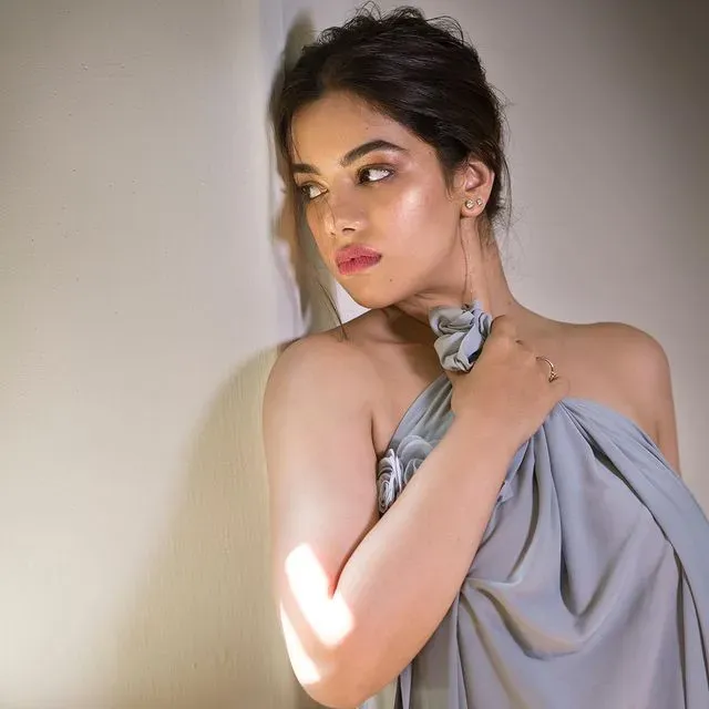 Top 10 Uttar Pradesh Web Series Actresses Name List with Photos 1 Nidhi Singh