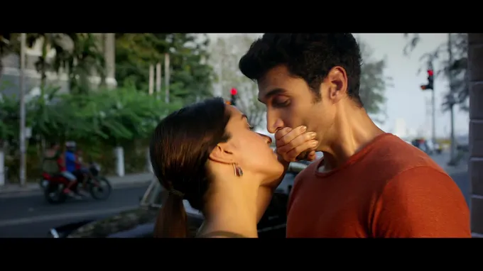 Top 10 Best Bollywood Romance Movies on Netflix 7 ok jaanu movie